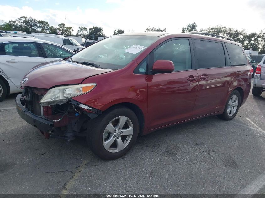 2013 Toyota Sienna Le V6 8 Passenger