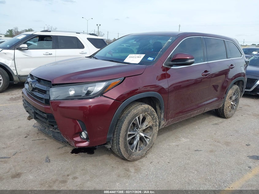VIN 5TDZZRFH3JS245176 2018 TOYOTA HIGHLANDER LE PLUS