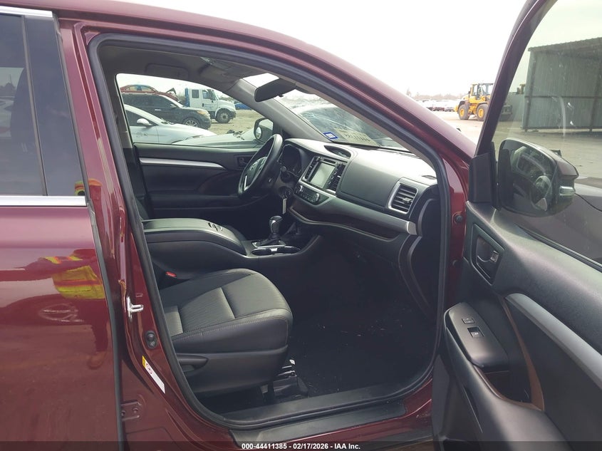 VIN 5TDZZRFH3JS245176 2018 TOYOTA HIGHLANDER LE PLUS