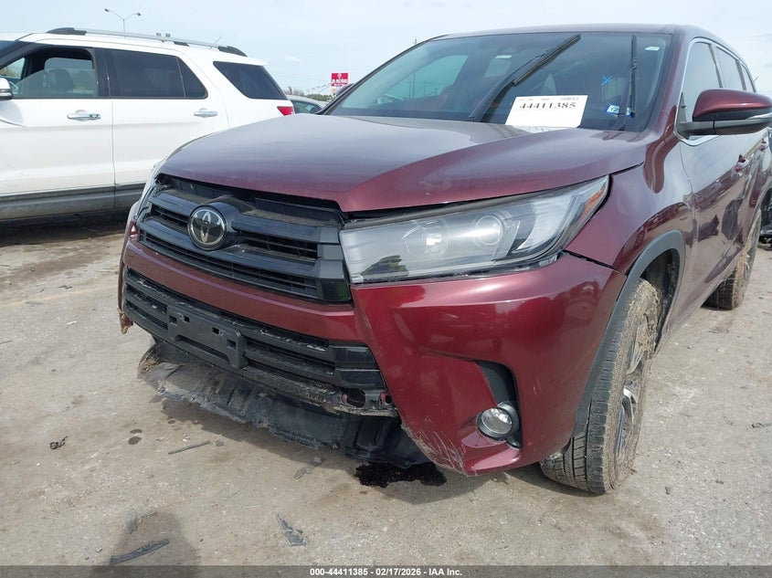 VIN 5TDZZRFH3JS245176 2018 TOYOTA HIGHLANDER LE PLUS