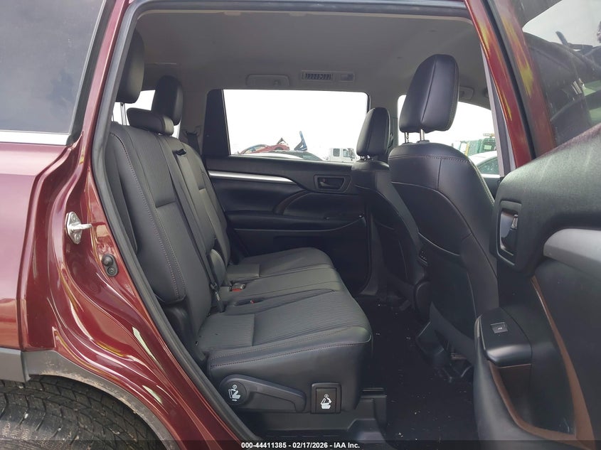VIN 5TDZZRFH3JS245176 2018 TOYOTA HIGHLANDER LE PLUS