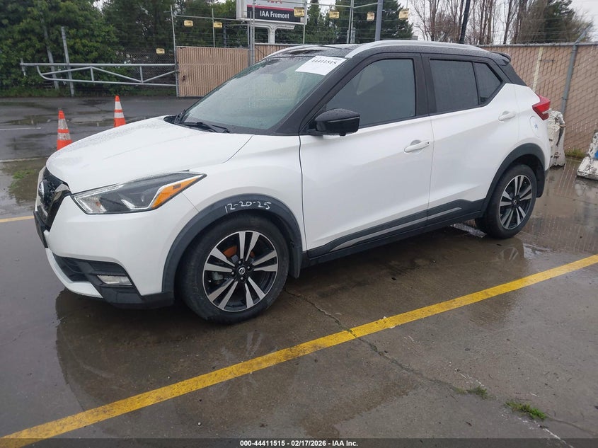 2020 Nissan Kicks Sr Xtronic Cvt