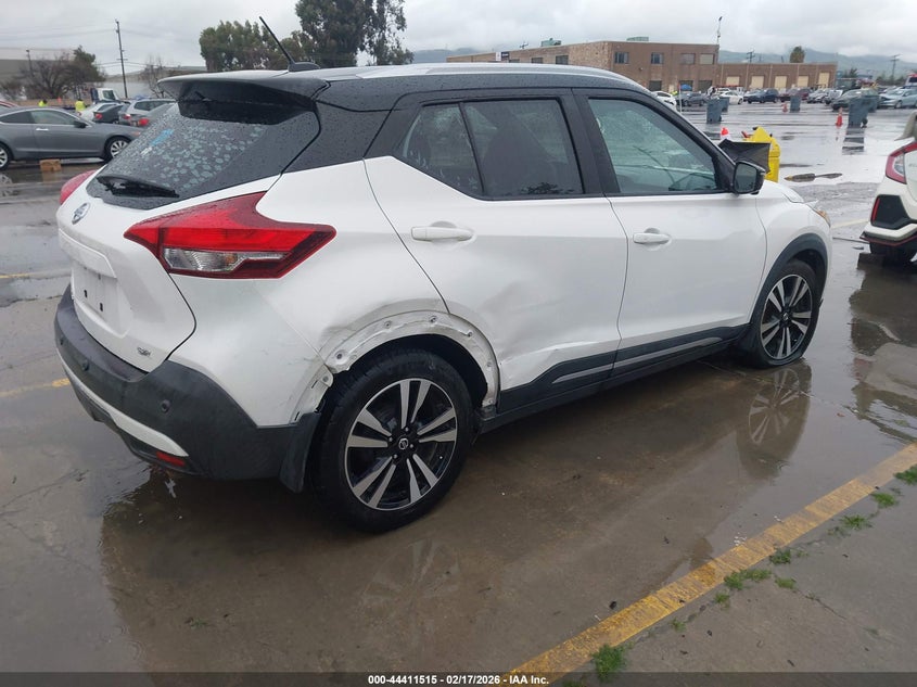 2020 Nissan Kicks Sr Xtronic Cvt