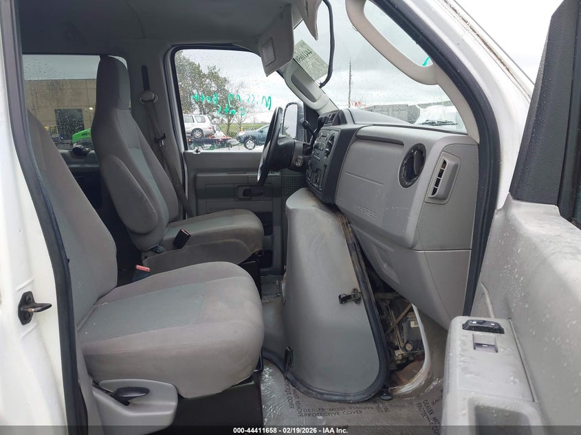 2013 Ford E-350 Super Duty Xlt