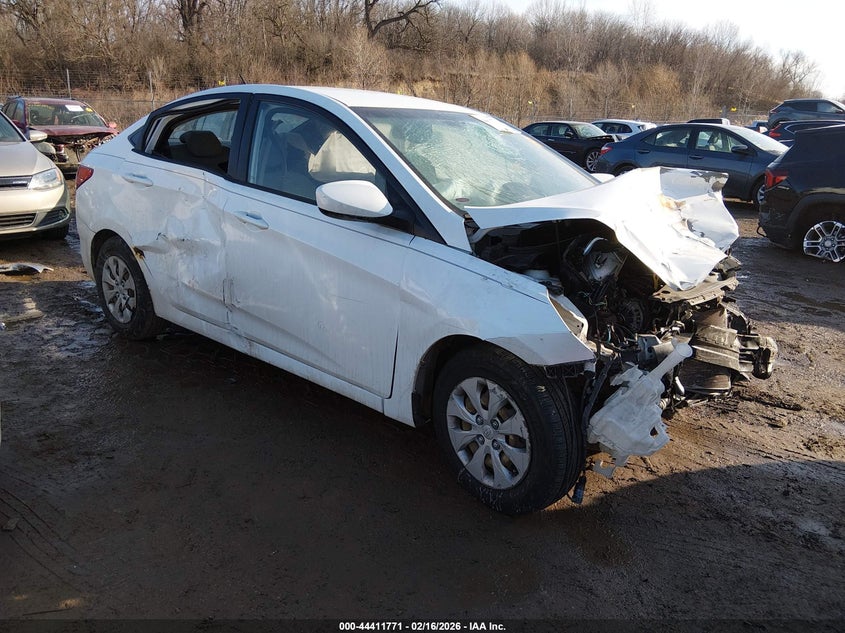KMHCT4AE9FU797643 2015 Hyundai Accent Gls auction photo 1