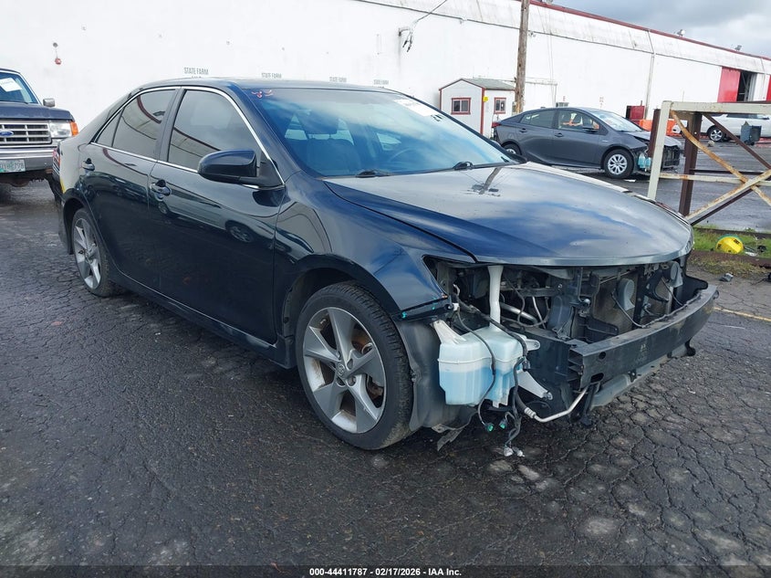 2012 TOYOTA CAMRY SE V6
