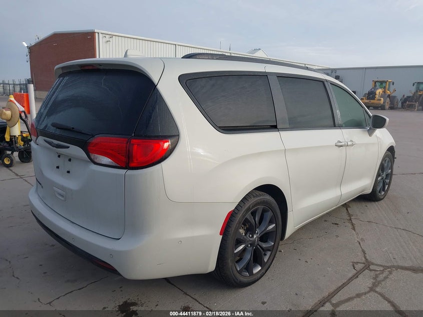 2020 Chrysler Pacifica Touring L Plus