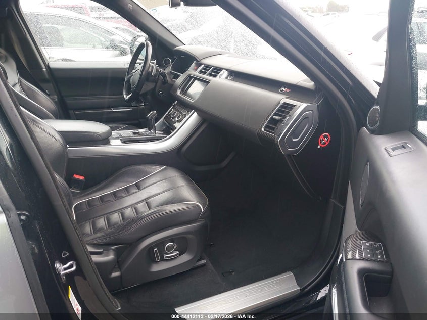 2016 Land Rover Range Rover Sport 5.0L V8 Supercharged Svr