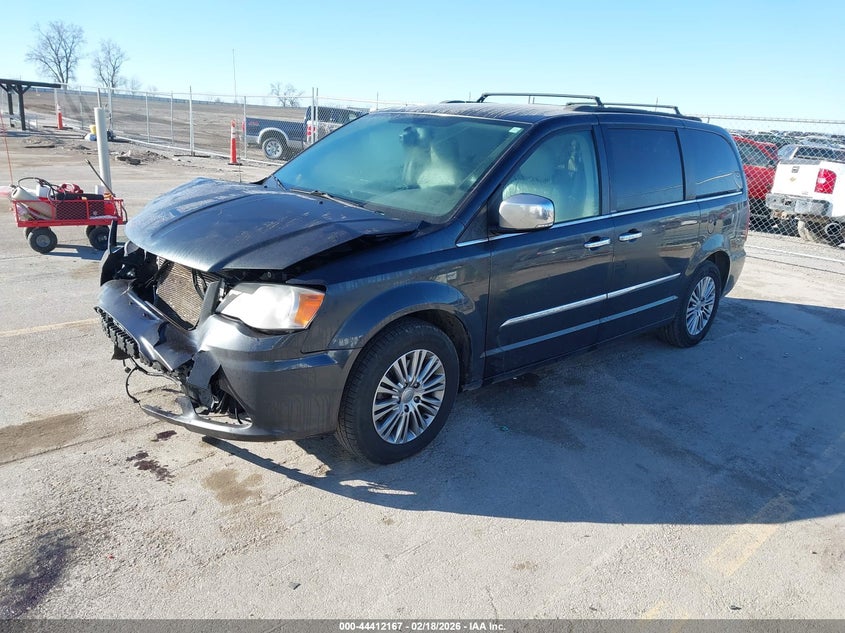2013 Chrysler Town & Country Touring-L
