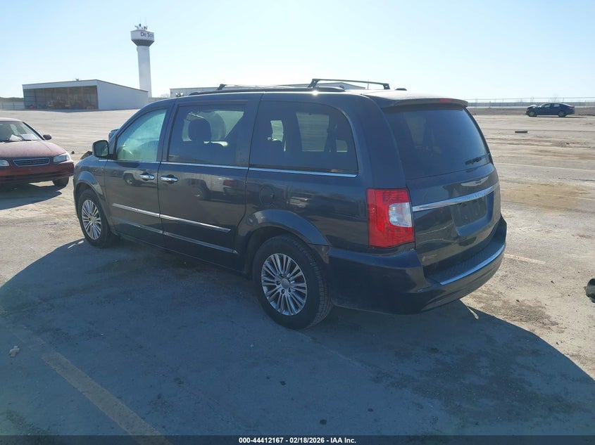 2013 Chrysler Town & Country Touring-L