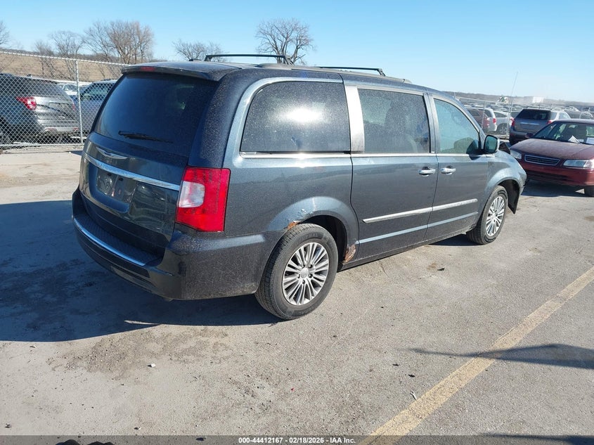 2013 Chrysler Town & Country Touring-L