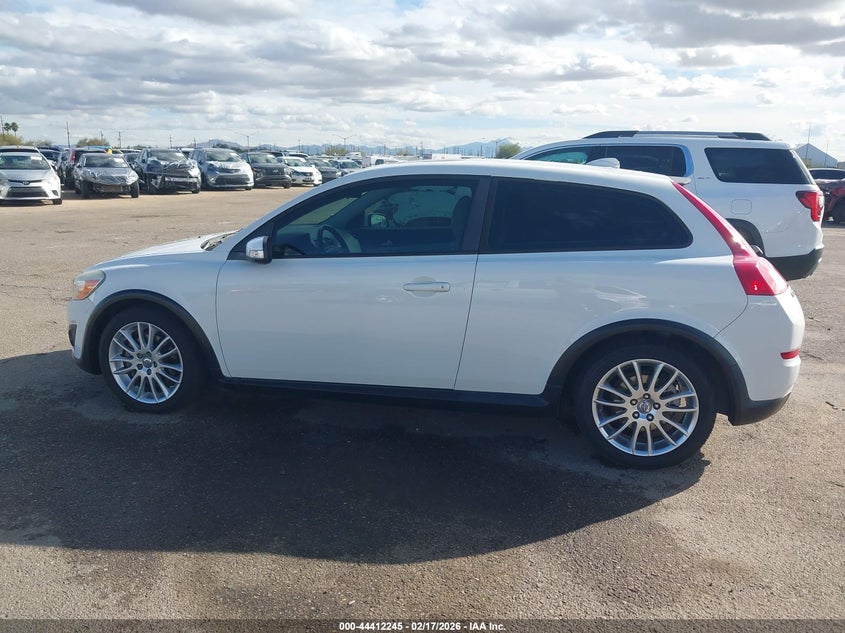 2011 Volvo C30 T5/T5 R-Design VIN: YV1672MKXB2210006 Lot: 44412245