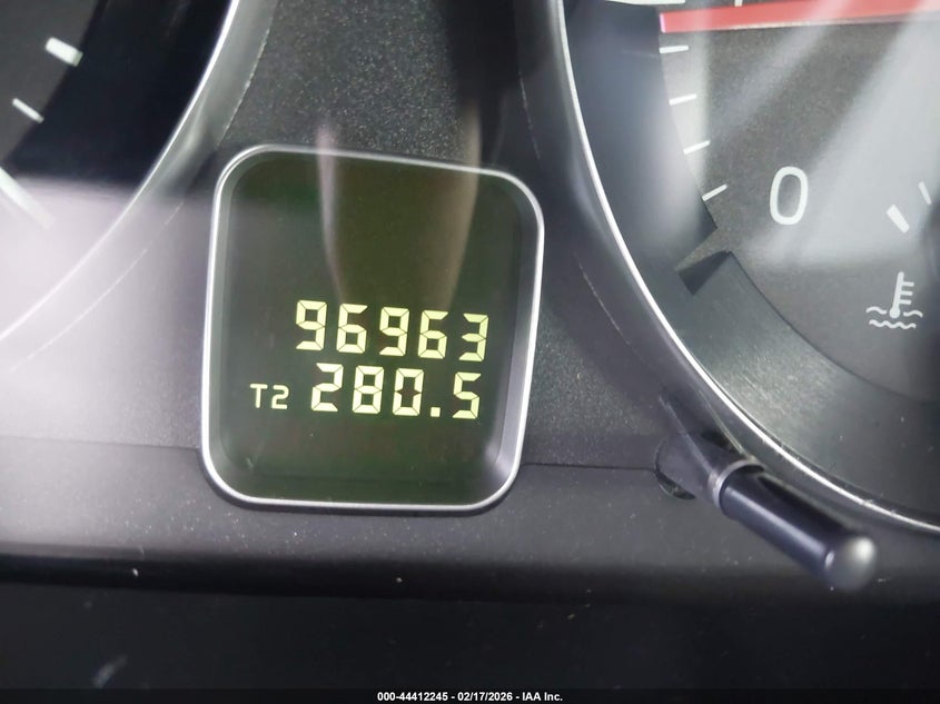 2011 Volvo C30 T5/T5 R-Design VIN: YV1672MKXB2210006 Lot: 44412245