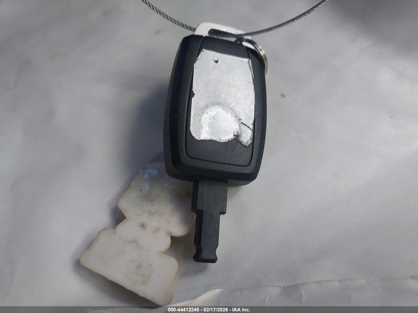 2011 Volvo C30 T5/T5 R-Design VIN: YV1672MKXB2210006 Lot: 44412245