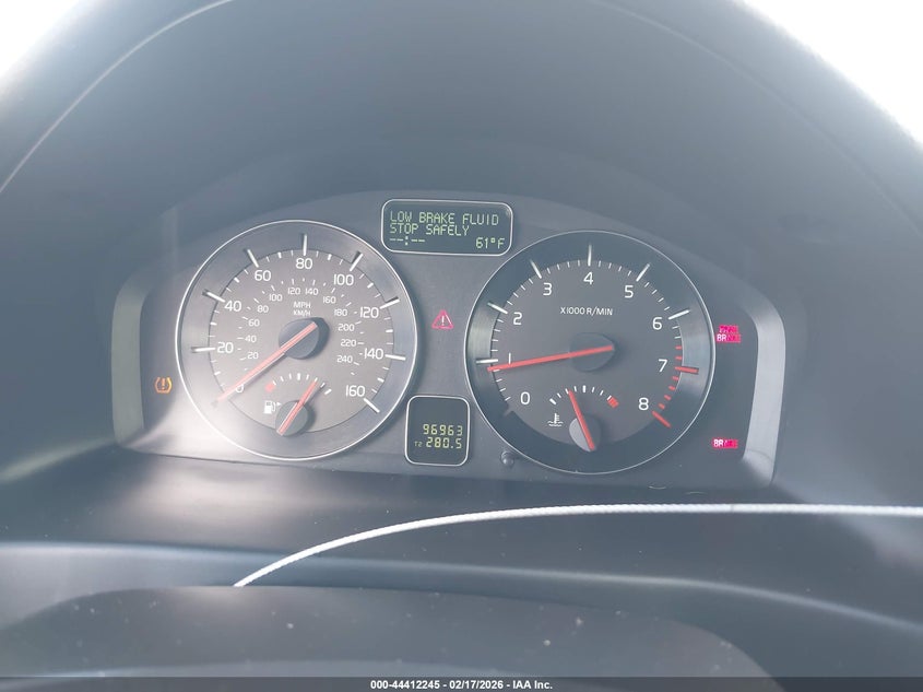 2011 Volvo C30 T5/T5 R-Design VIN: YV1672MKXB2210006 Lot: 44412245