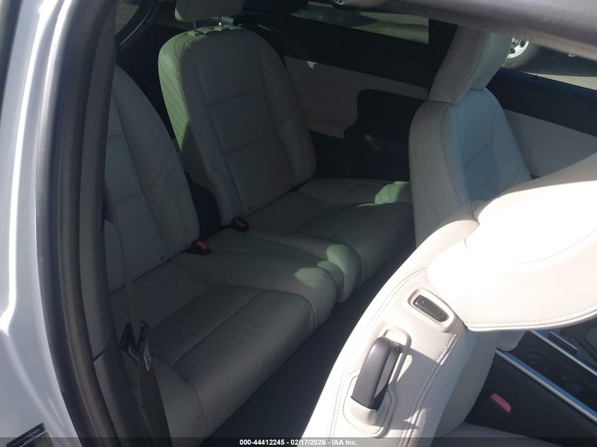 2011 Volvo C30 T5/T5 R-Design VIN: YV1672MKXB2210006 Lot: 44412245