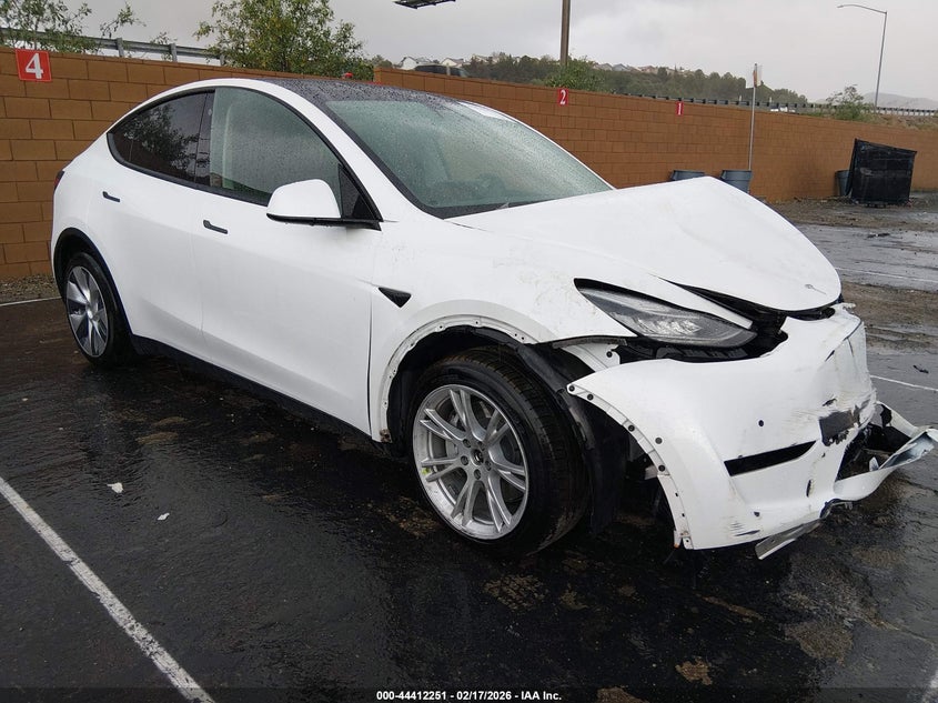 2022 Tesla Model Y Long Range Dual Motor All-Wheel Drive