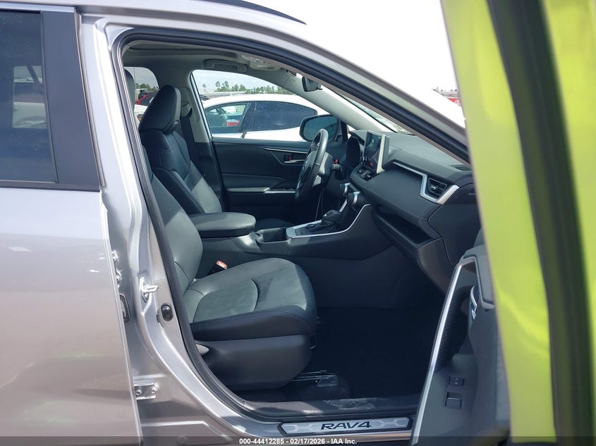 2024 Toyota Rav4 Hybrid Xle Premium