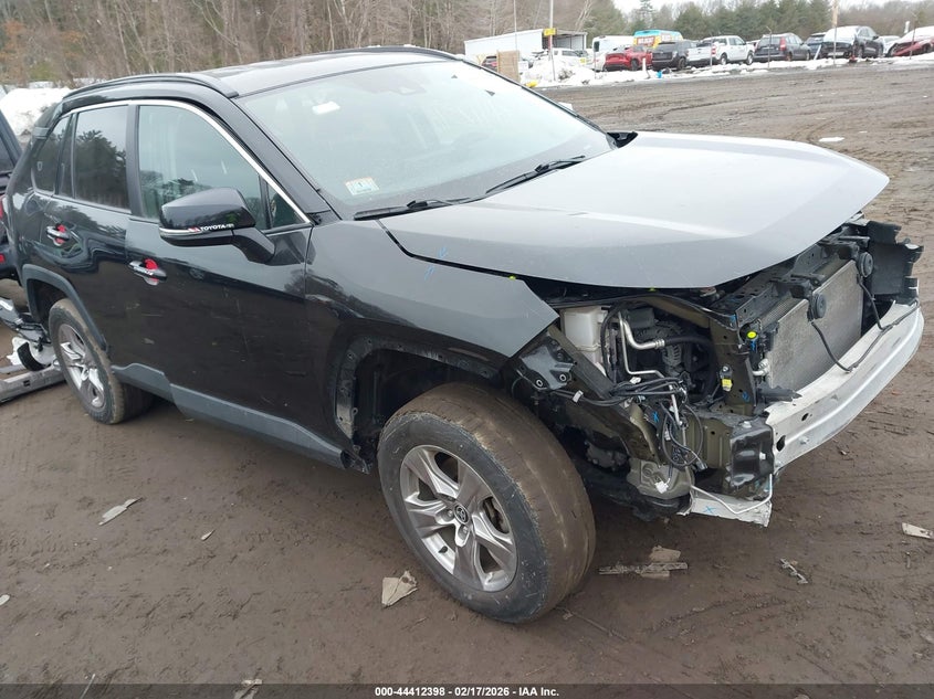 2023 TOYOTA RAV4 XLE