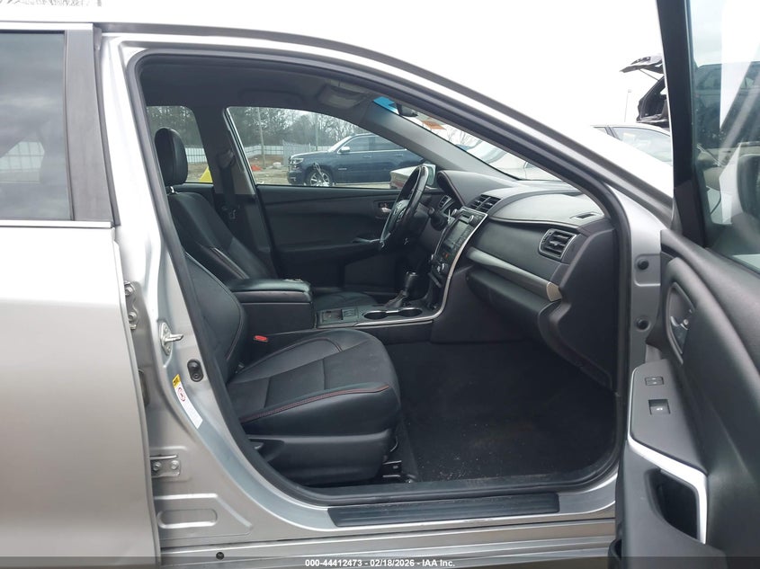 2016 Toyota Camry Hybrid Se