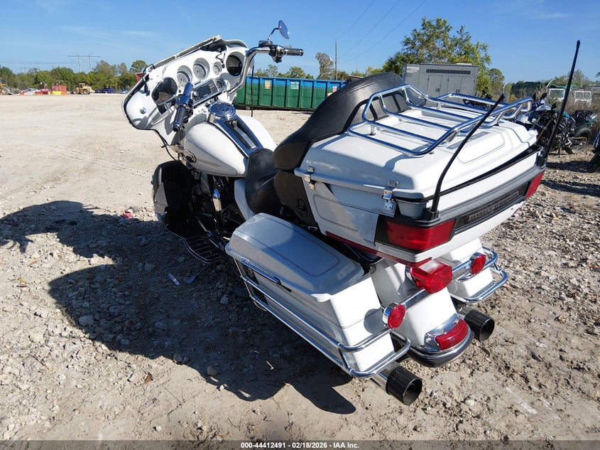 1HD1FCM14CB649556 2012 Harley-davidson Electra glide Flhtcu Ultra Classic Electra Gld white