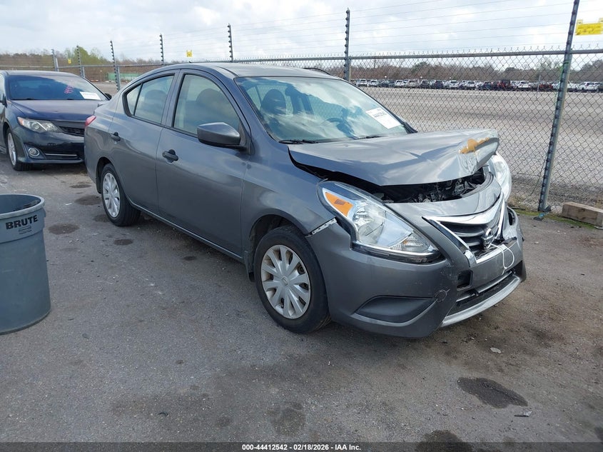 2016 Nissan Versa 1.6 S+