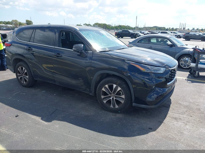 2022 Toyota Highlander Xle