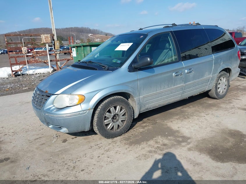 2005 Chrysler Town & Country Limited