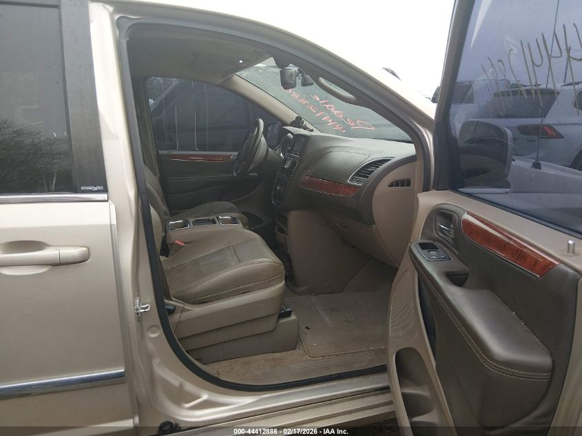 2013 Chrysler Town & Country Touring