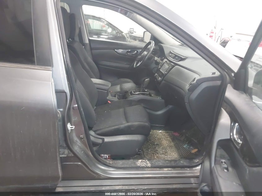 2017 Nissan Rogue Sv