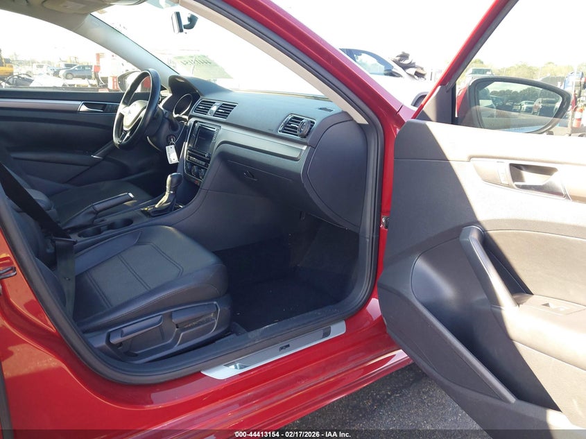 2017 Volkswagen Passat 1.8T R-Line