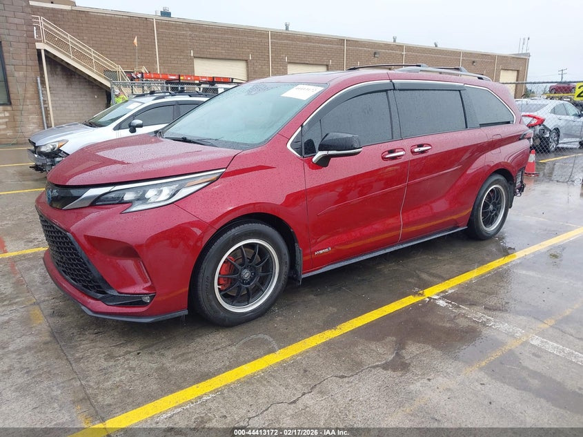 2021 Toyota Sienna Xse