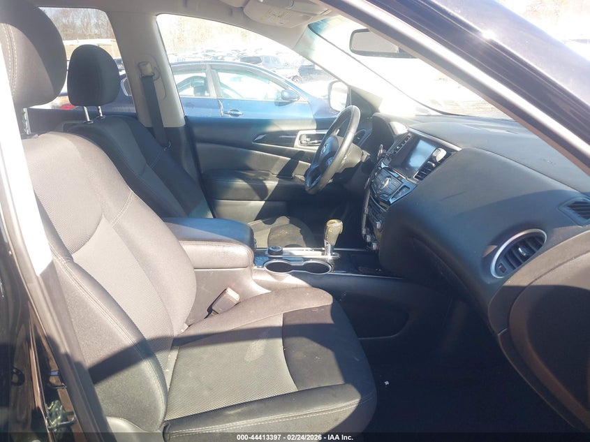 2019 Nissan Pathfinder Sv