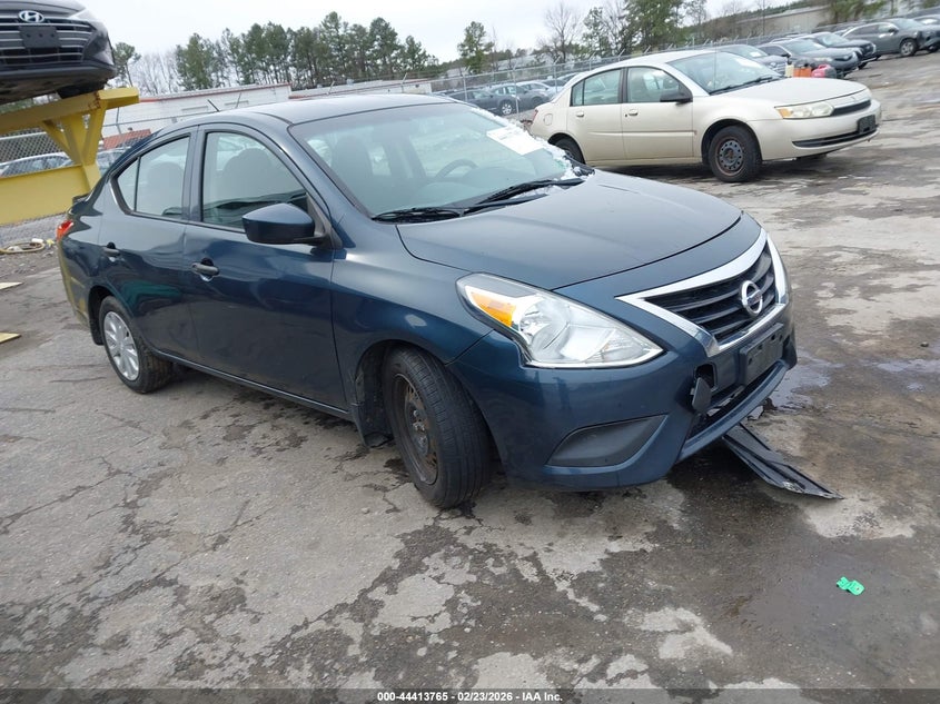 2017 Nissan Versa 1.6 S+
