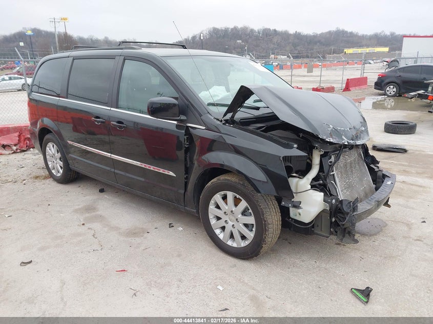 2016 Chrysler Town & Country Touring