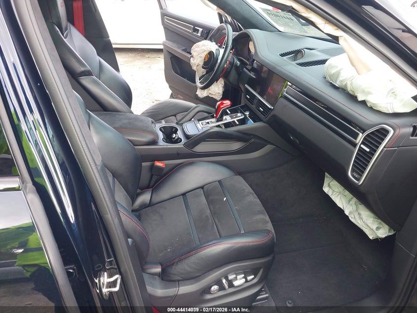 2021 Porsche Cayenne Coupe Gts