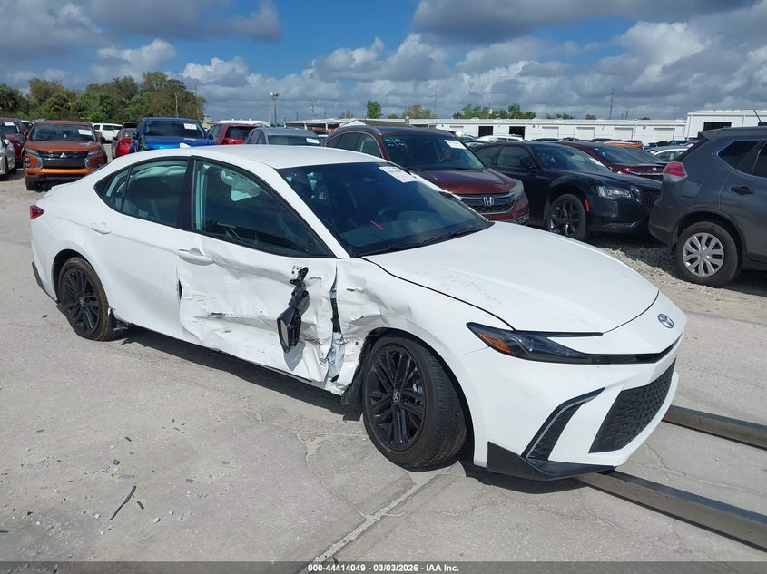 Vin: 4t1daack7tu678612, lot: 44910620, toyota camry se 2026 img_1