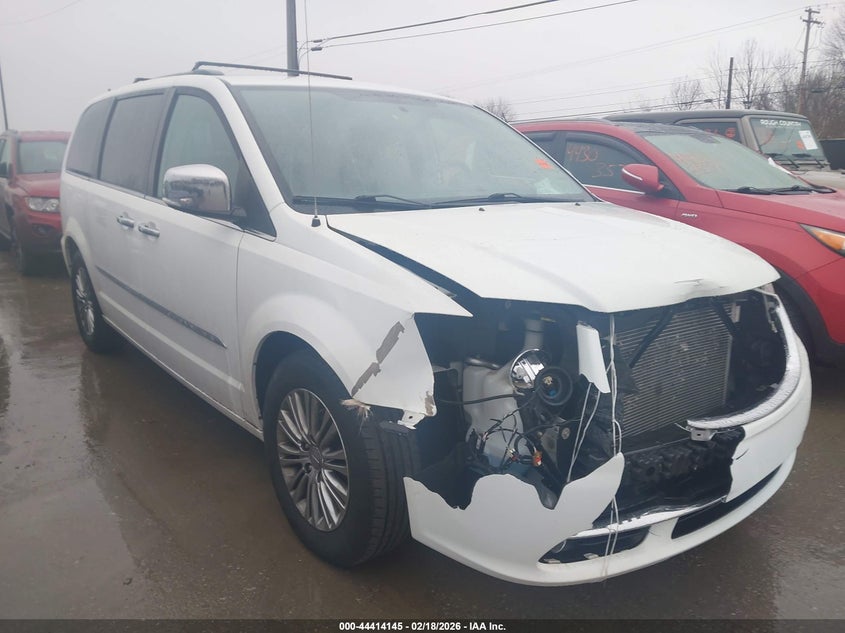 2014 Chrysler Town & Country Touring-L