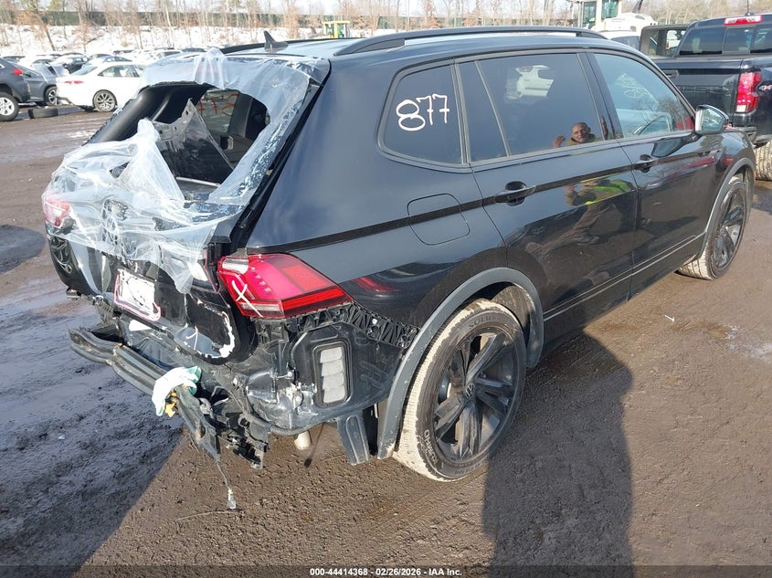 2023 Volkswagen Tiguan 2.0T Se R-Line Black