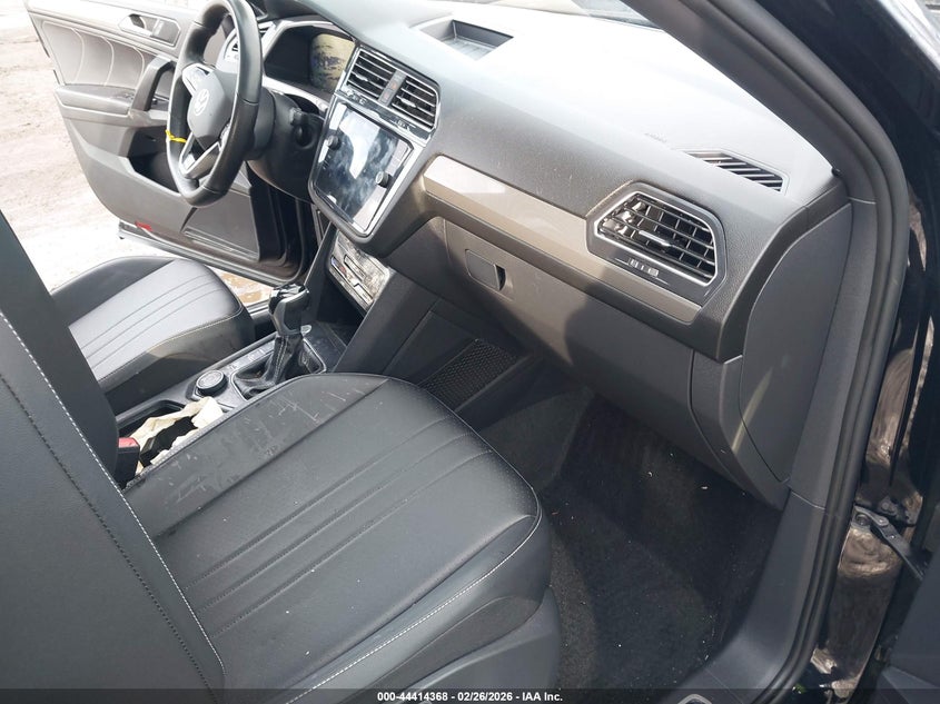 2023 Volkswagen Tiguan 2.0T Se R-Line Black