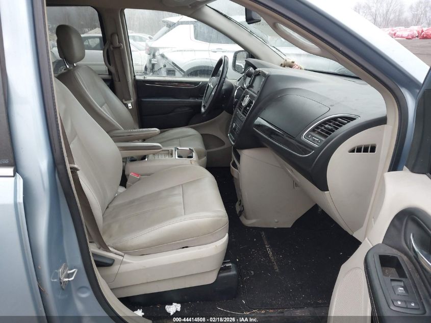 2013 Chrysler Town & Country Touring