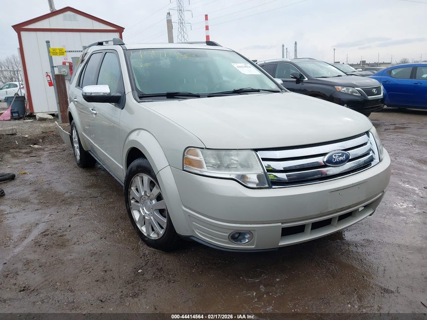 1FMDK03WX8GA24428 FORD TAURUS X Photo 1