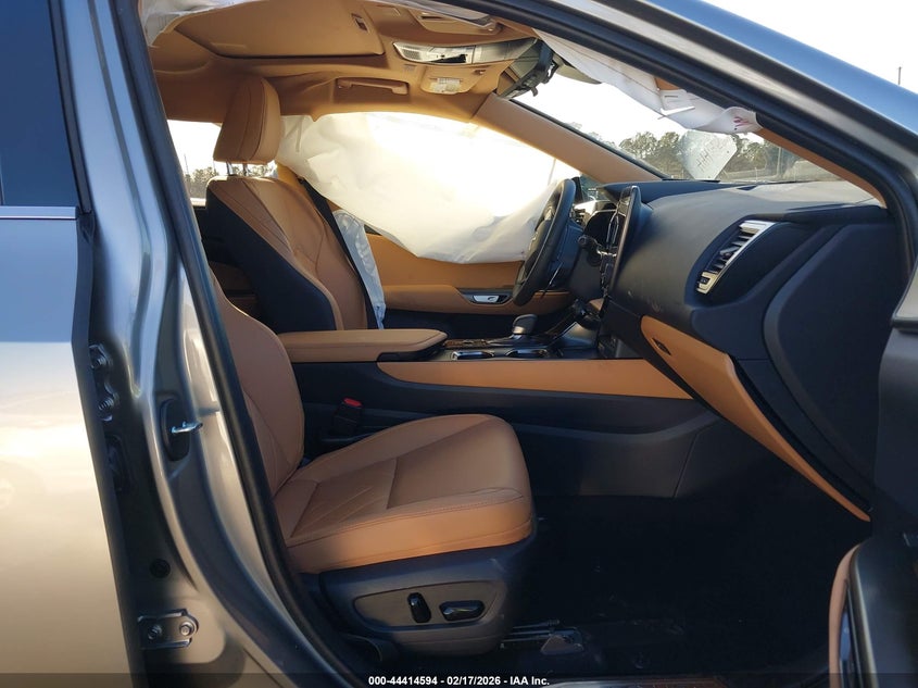 AtlanticExpress - Lexus NX 450h+