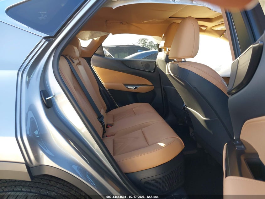 AtlanticExpress - Lexus NX 450h+