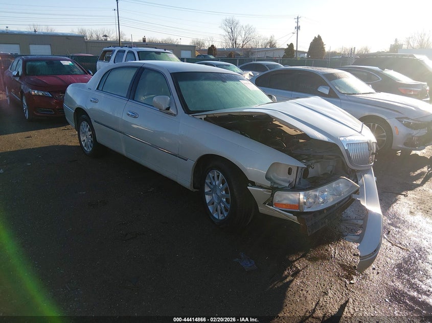 2006 Lincoln Town Car Signature