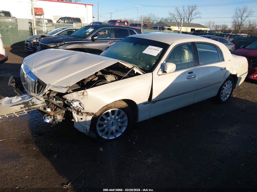 2006 Lincoln Town Car Signature