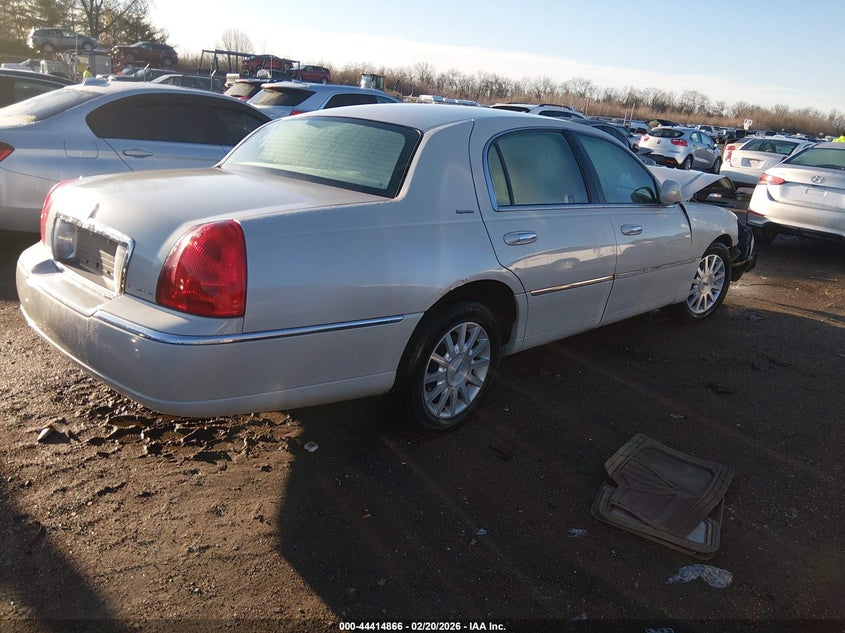 2006 Lincoln Town Car Signature