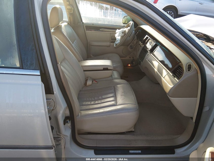 2006 Lincoln Town Car Signature