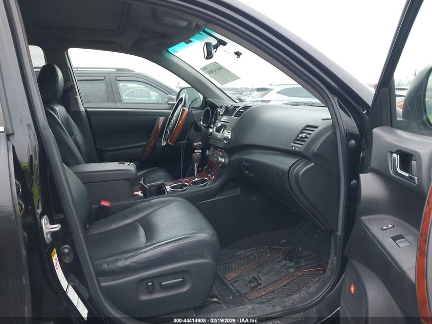 2011 TOYOTA HIGHLANDER auction photo 5