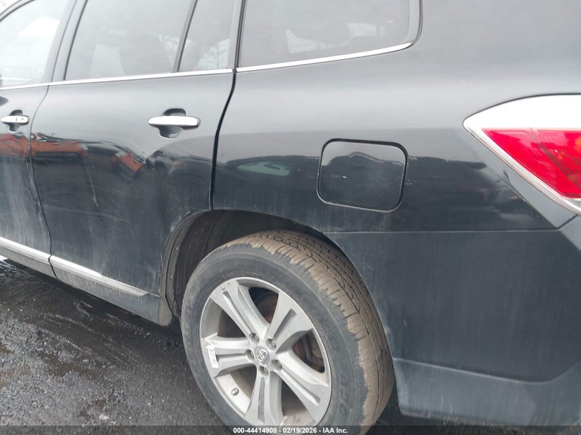 2011 TOYOTA HIGHLANDER auction photo 6